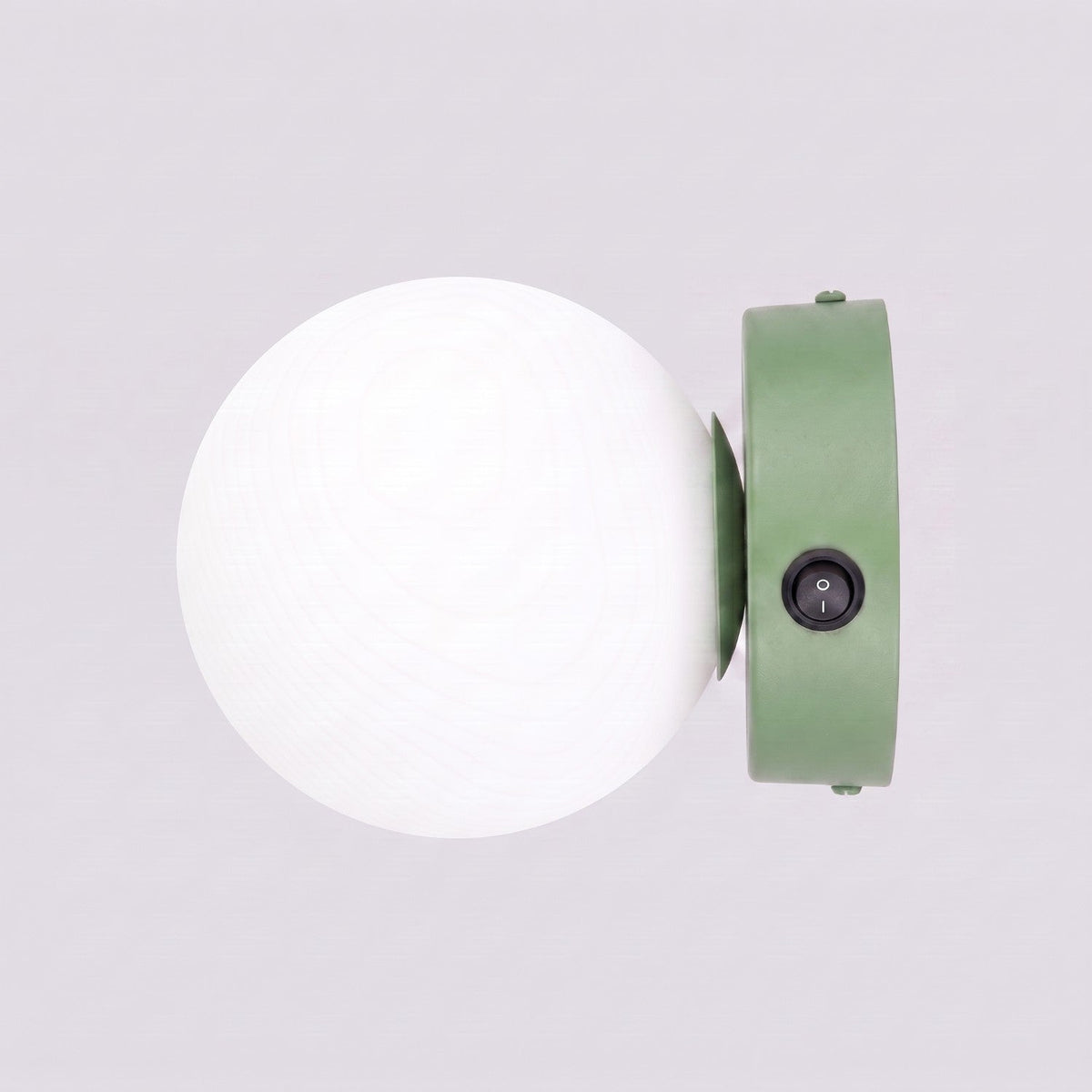 Applique Globe Solis en Verre Opalin Vert Sauge